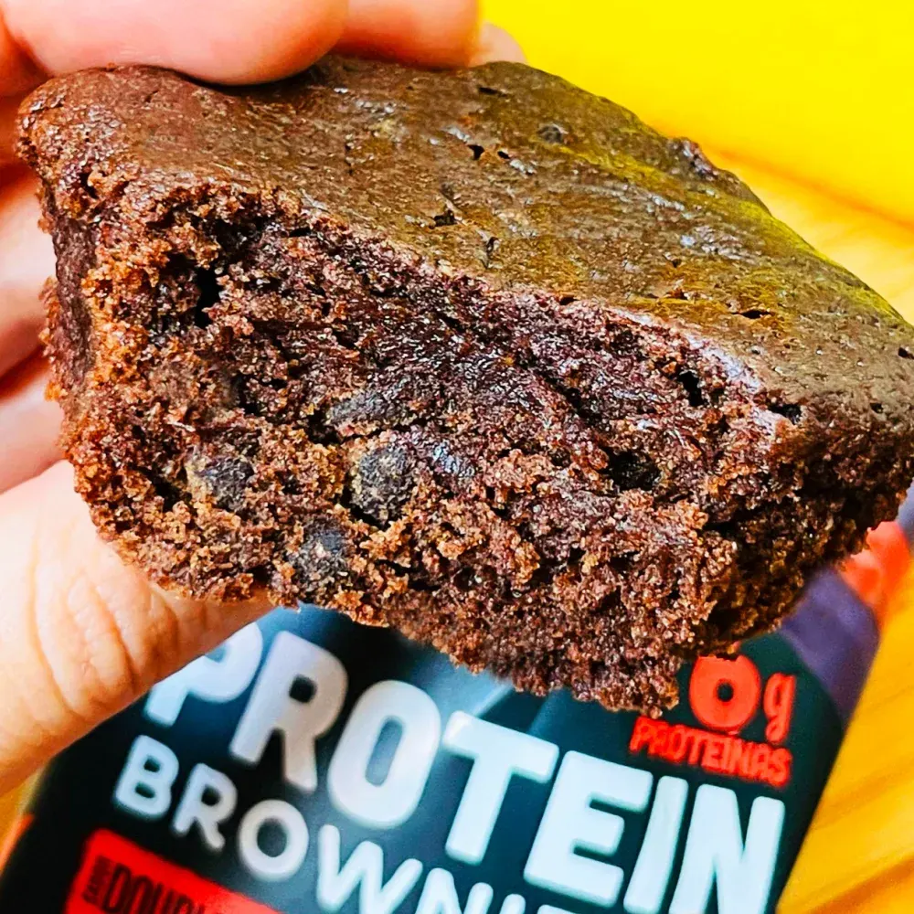brownie-proteico-chocolate-sem-acucar-sem-gluten-sem-leite-belive-2 Brownie Proteico Double Chocolate Sem Açúcar Sem Glúten Sem Leite Belive